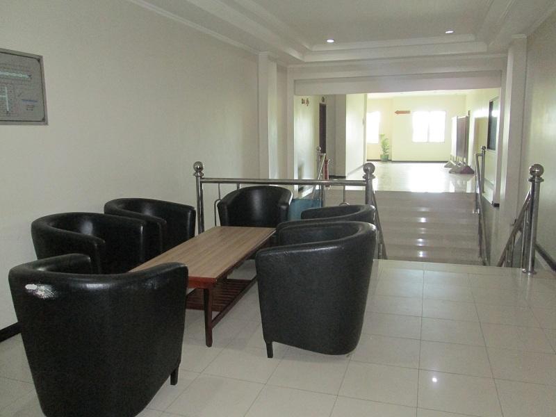 Merpati Hotel Pontianak Exterior photo